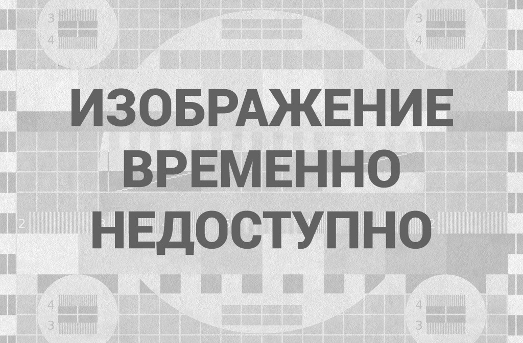 Алексей Учитель вышел в свет с дочерьми от Юлии Пересильд